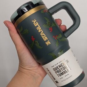 New STANLEY Quencher Protour Tumbler cup 14 oz Holiday Botanical Christmas 2025